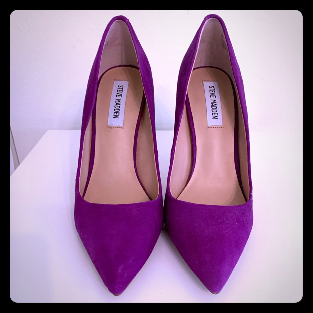 Steve Madden pumps.